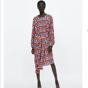 Geometric print pleated dress